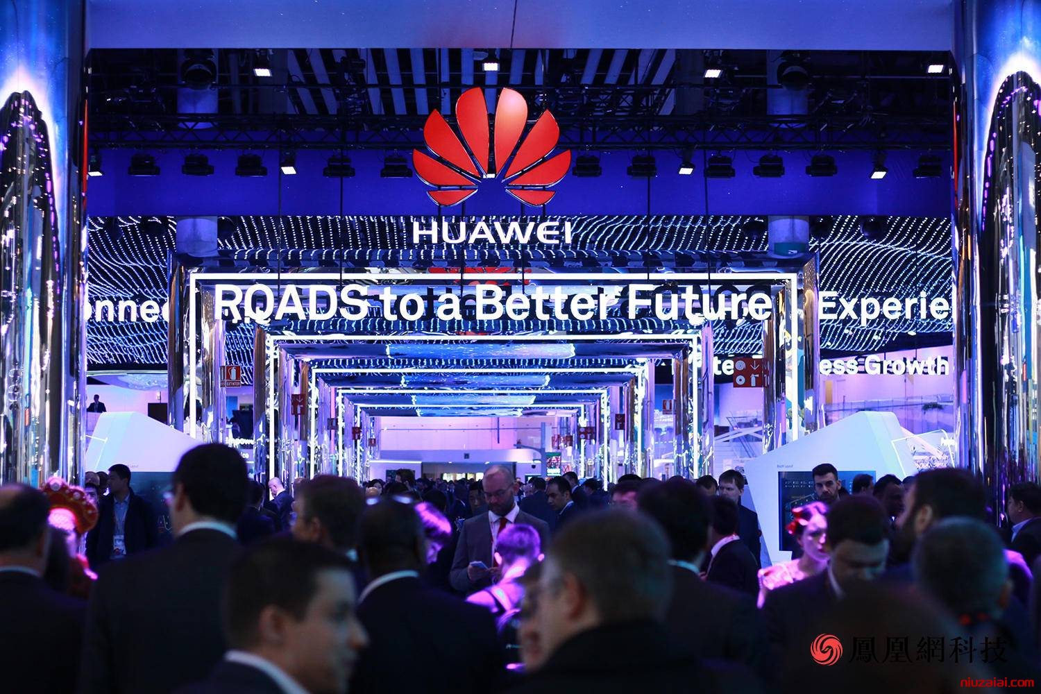 MWC 2025 聚焦 AI + 通信融合，华为等企业展示前沿成果-牛仔AI
